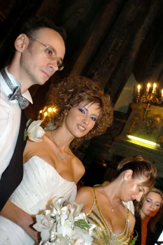 Iulia și Mihai Albu, la nunta lor de acum 11 ani foto: Facebook 