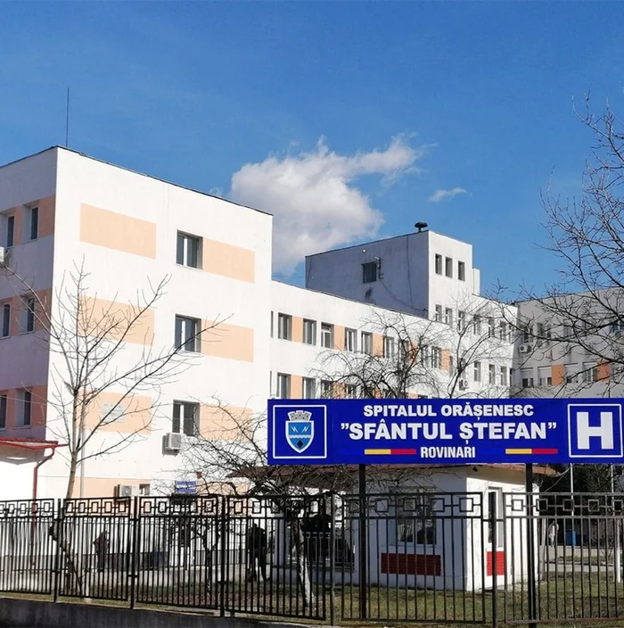 Doi medici de la spitalul din Rovinari s-au oferit voluntari să asigure asistenţa medicală în ambulanţă