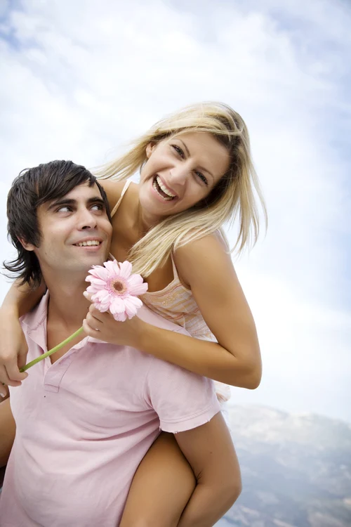 Femeile ale căror soți câștigă mai puțin decât ele, sunt mai apreciate și mai fericite