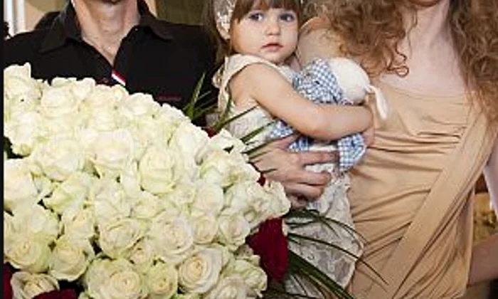 iulia albu 8 png