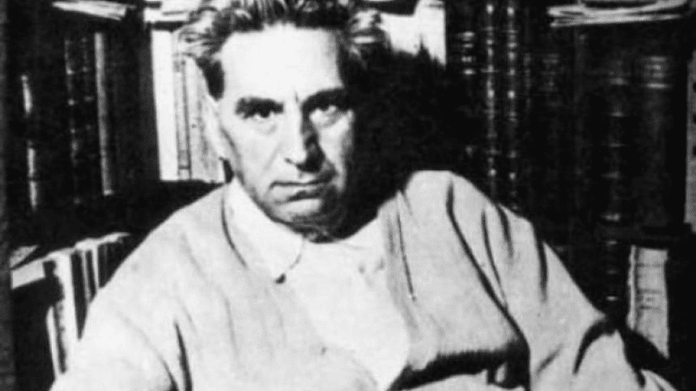 Marele critic literar George Călinescu, cronicar de modă feminină. Ce sfaturi le dădea femeilor