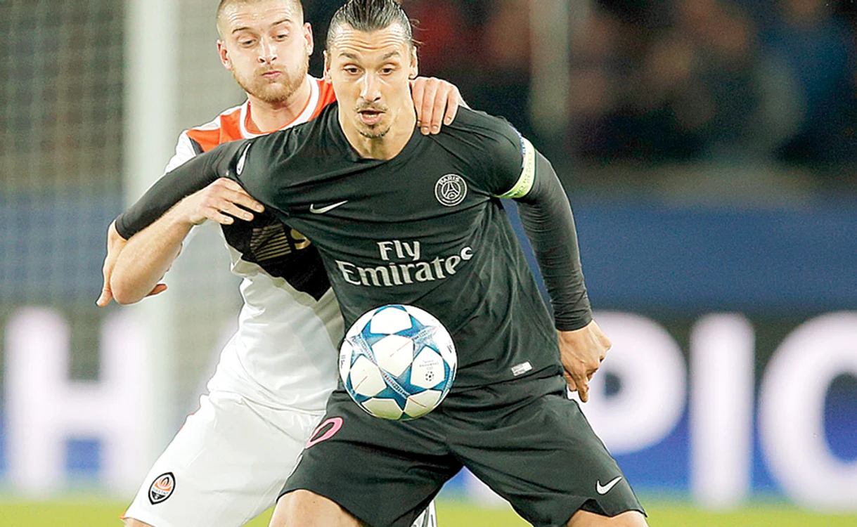 
    Suedezul Zlatan Ibrahimovic  e golgheterul  campionatului  Franţei, cu 15 reuşite  