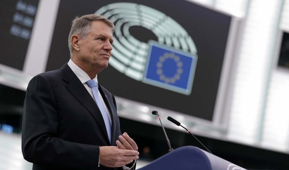 Mizele și semnificațiile prezenței lui Iohannis în Parlamentul European ANALIZĂ