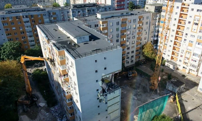 explozie bloc rahova daramare