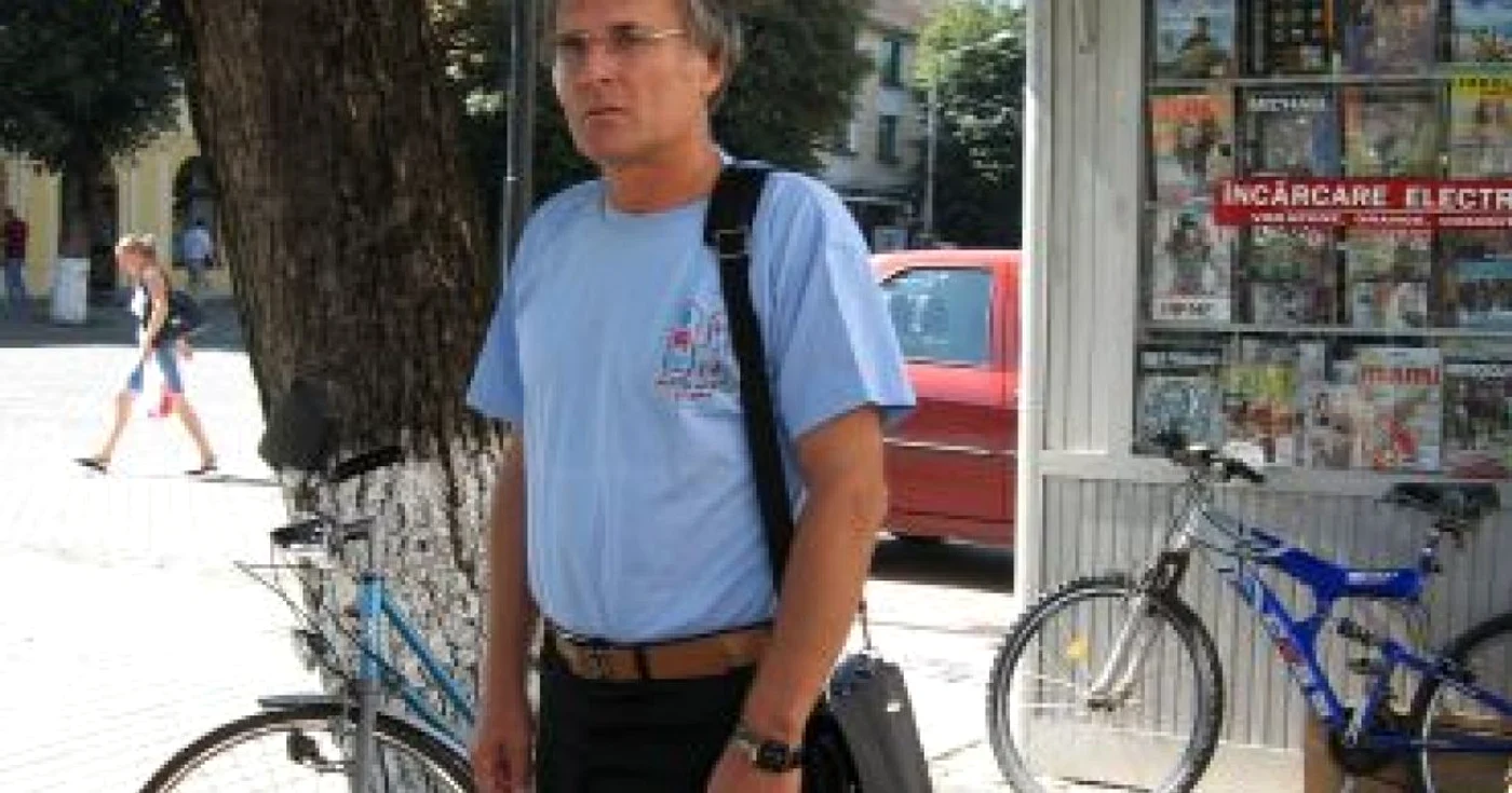 Bistriţa:  Portret/ Vasile Filip un profesor specialist în colindă