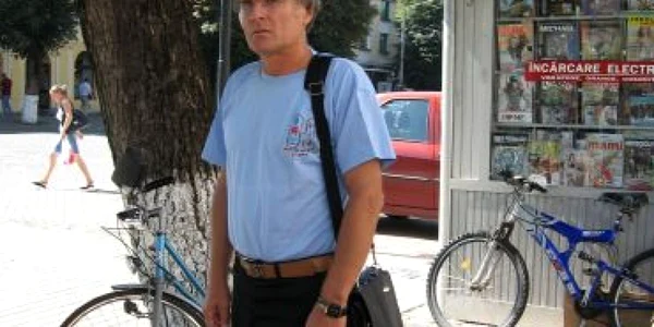 Bistriţa:  Portret/ Vasile Filip un profesor specialist în colindă