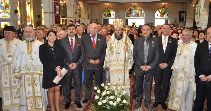 PS Iustin Sigheteanul împreună cu politicienii din Satu Mare   FOTO cjsm.ro