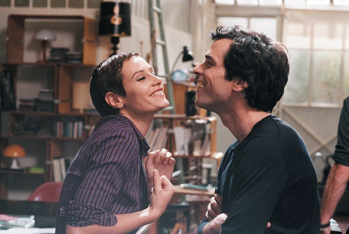 
    Urmăreşte filmul de la ora 23.30  