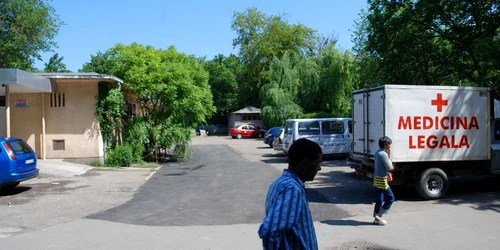 Cadavrele au fost transportate la morgă pentru efectuarea autopsiei 