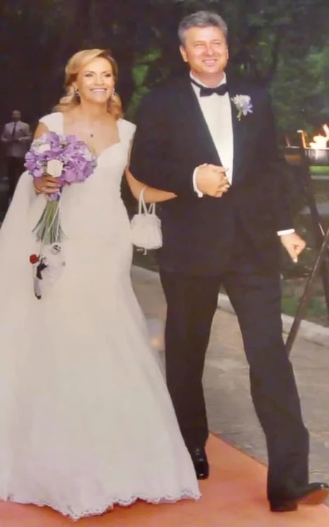 
    Gabriela Firea, 10 ani de căsnicie alături de Florentin PandeleFoto: Arhivă personală  