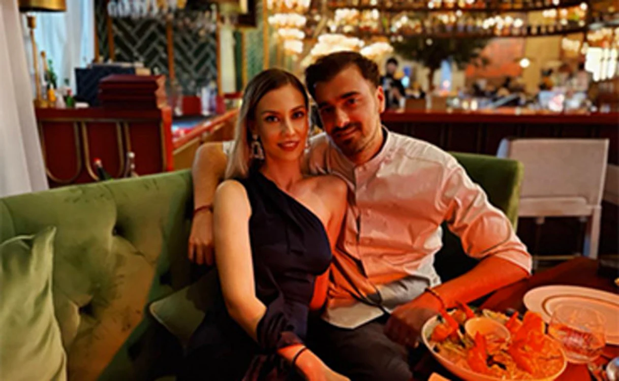 
    Liviu Teodorescu și Iulia, fascinați de Dubai  