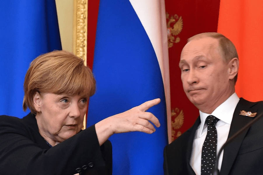 Merkel susține că la final de mandat a vrut să-şi convingă partenerii europeni să discute cu Putin