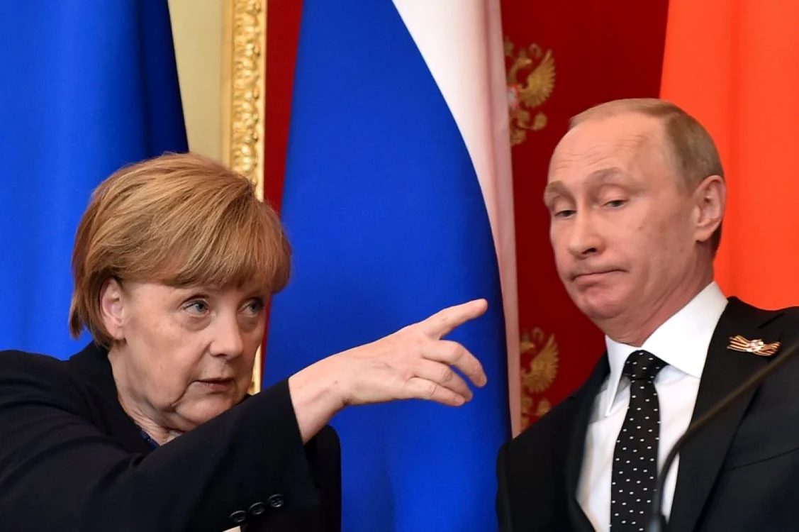 Angela Merkel si Vladimir Putin FOTO AP 