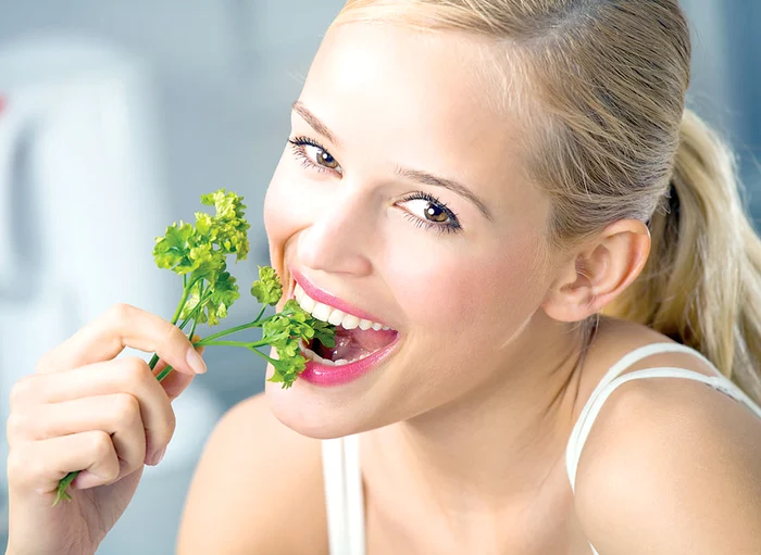 
    Sarea poate fi înlocuită cu ierburi aromatice  