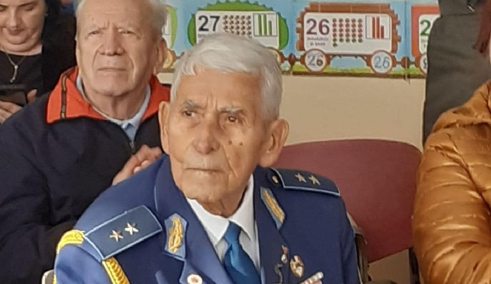 Generalul geților, Radu Theodoru, și-a început cariera cu ode lui Stalin