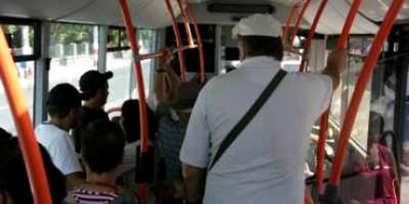Arhivă/ Tinerii circulau fără bilet