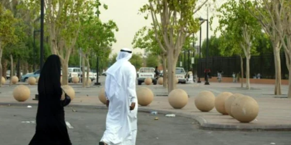 femeie insotita in arabia saudita FOTO AFP