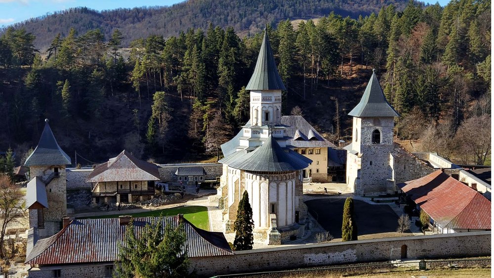Povestea comorii nepreţuite, dăruite de regina Bizanţului soţiei lui Alexandru cel Bun. Este la o mănăstire din Neamţ 