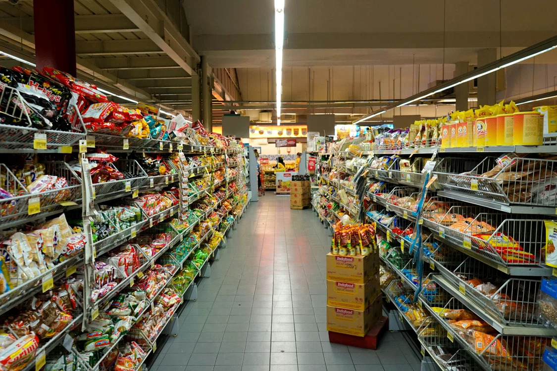 Românii au consumat mai mult, dar banii au ajuns pe produse de import. FOTO: Unsplash