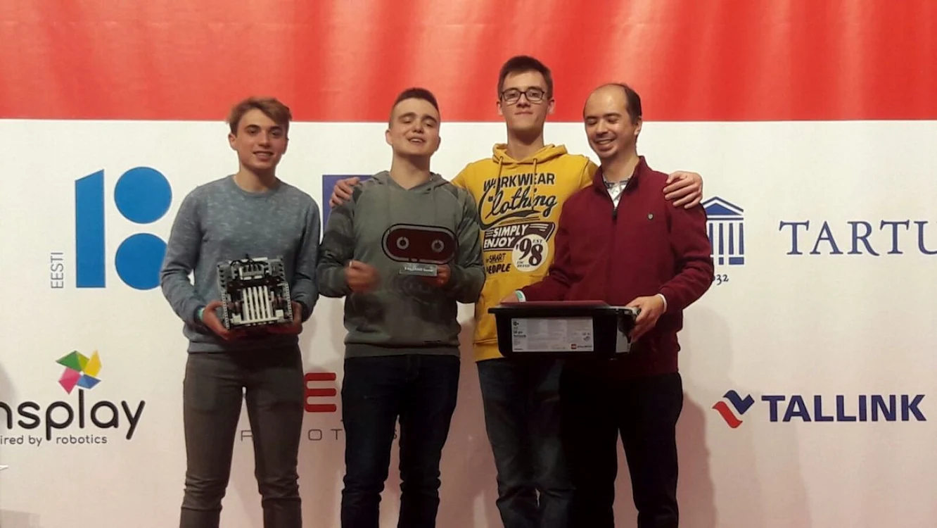 Elevi din Constanţa premiaţi la Robotex - festivalul roboţilor - Tallin Estonia Sursa Liceul Internaţional de Informatică din Constanţa