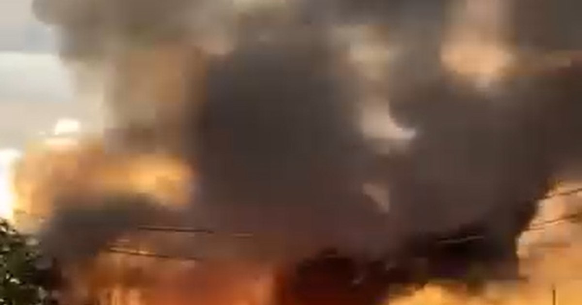 Incendiu devastator în Ghimbav: 25 de persoane evacuate din casele amenințate.