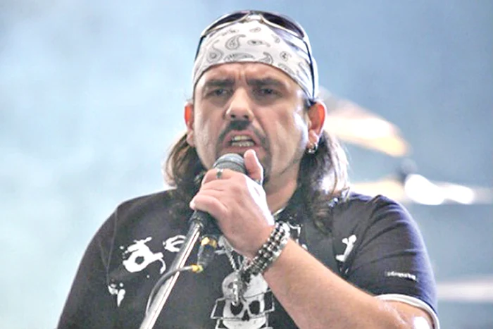 Adi Bărar este solistul trupei Cargo (FOTO: ARHIVA PERSONALĂ)