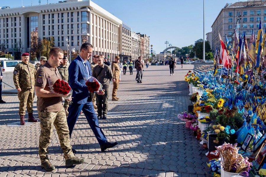 Vizită a ministrului Apărării la Kiev. Ionuț Moșteanu participă la evenimentele de Ziua Independenței Ucrainei