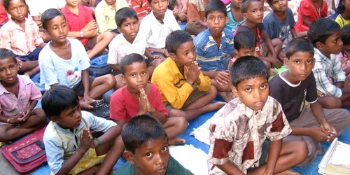 Sală de clasa într-o şcoală indiană (foto: indianeducationnews.com)
