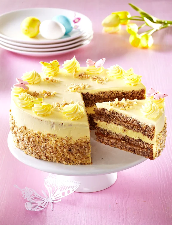 Tort cu nuci și cremă de unt