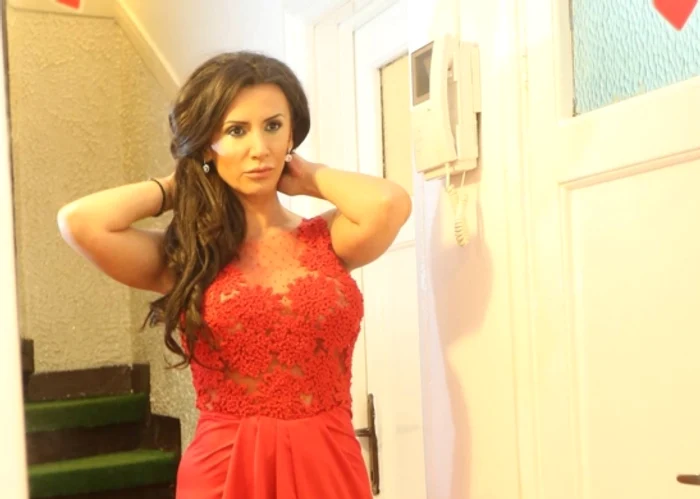 
    După ce a încetat din plâns, băiatul a rămas în brațele Mareifoto: Captură Antena 1  