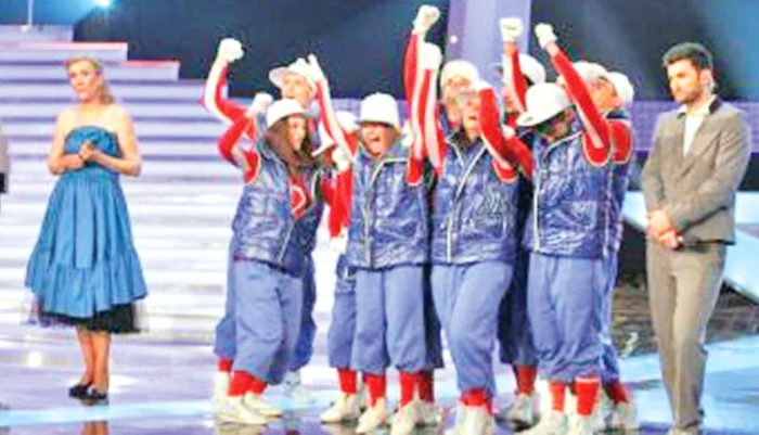 Dansatorii de la “Aset Crew”  i-au luat faţa Constanţei Cobzariu