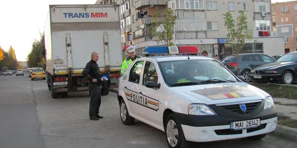 În urma verificărilor s-a dovedit că bărbatul nu deţinea permis de conducere. foto: ARHIVĂ
