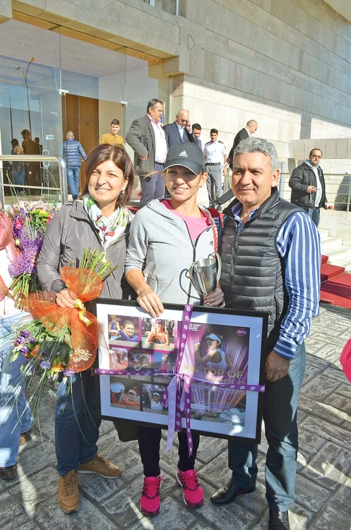 Simona Halep, alături de părinţii săi, Stana şi Stere FOTO: Alex Muscaliu