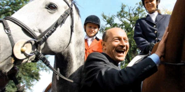 Băsescu, oficial, în cursa pentru Cotroceni
