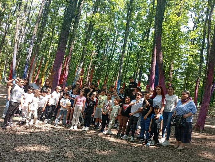 Elevii din Milcov întreabă de viitoarea excursie FOTO: site Școala Gimnazială Milcov Deal