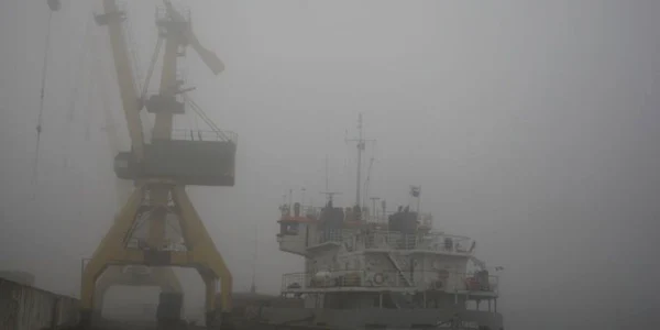 Activitatea portuară este suspendată temporar