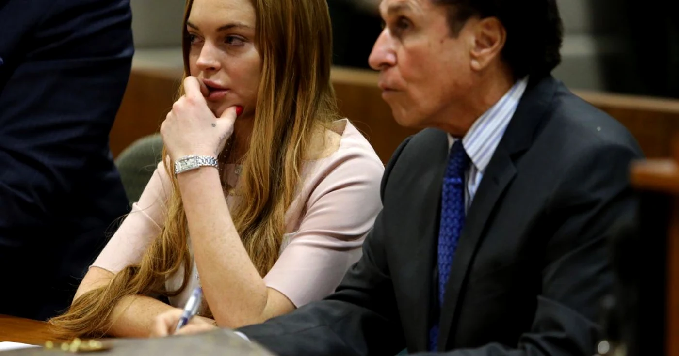 Lohan în instanţă împreună cu avocatul său, Mark Heller FOTO Reuters