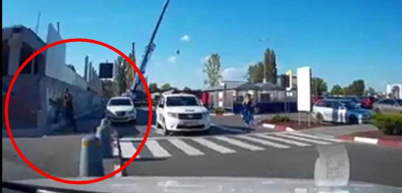 Încăierarea din parcarea mallului FOTO captură video