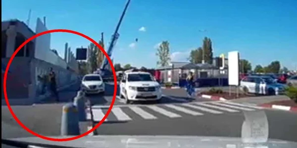 Cocalar bătut la Galaţi FOTO captură video