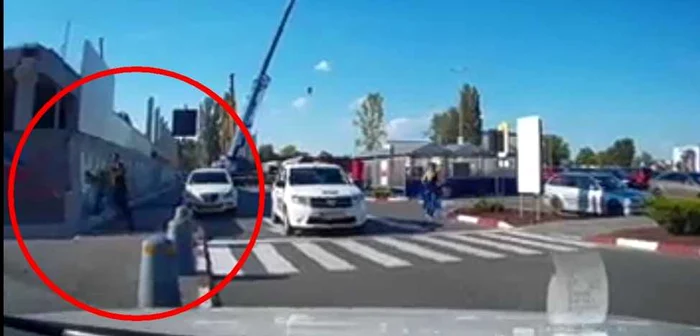Încăierarea din parcarea mallului FOTO captură video