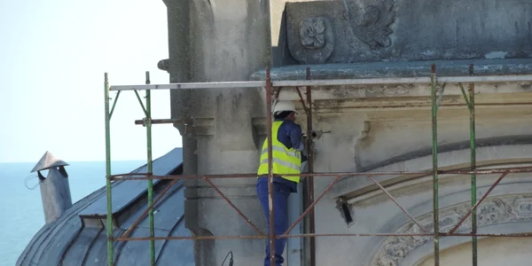Cazinoul din constanta imbracat in schele FOTO Radu Cornescu