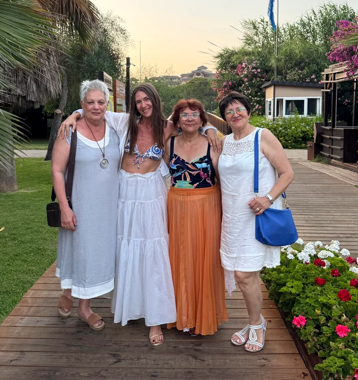 Adela Popescu și familia ei în vacanță în Belek   arhiva personală (8) jpg