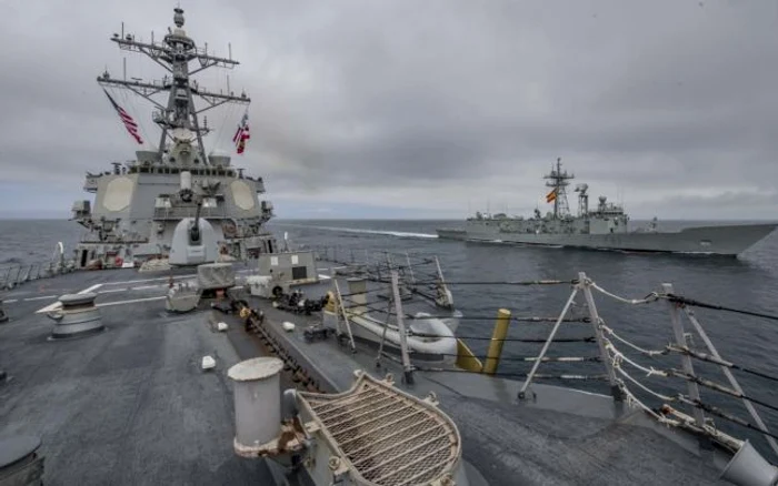 USS Carney (DDG-64) FOTO Petty Officer 1st Class Fred Gray
