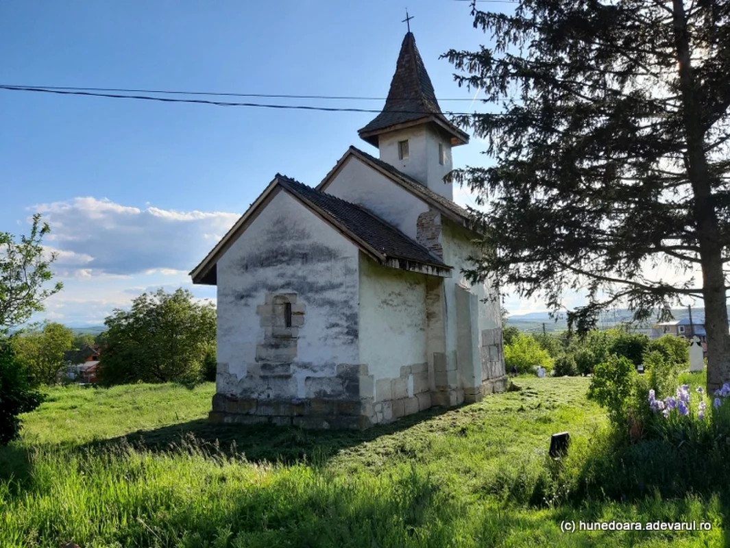 biserica streisangeorgiu tara hategului foto daniel guta adevarul