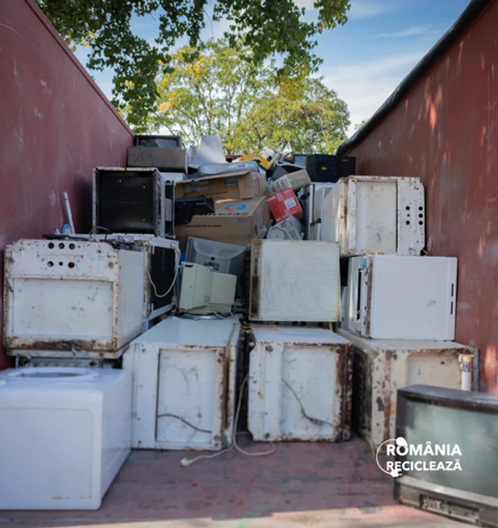 Environ România reciclează 2 jpeg