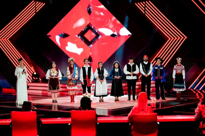Iuliana Tudor și semifinaliștii „Vedeta populară“ FOTO TVR