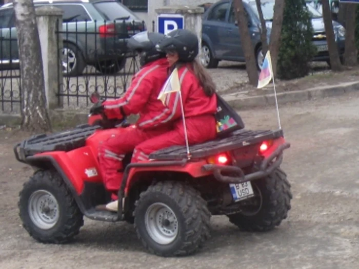 Suceava: O femeie de 33 ani s-a răsturnat cu ATV-ul pe o stradă din Gura Humorului