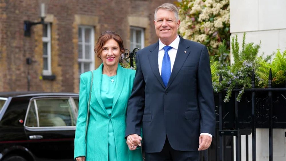 Cătălin Botezatu critică ținuta purtată de Carmen Iohannis la încoronarea regelui Charles al III-lea