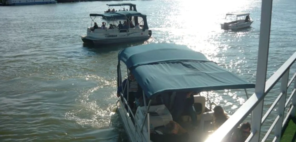  accident in delta dunarii  doua ambarcatiuni cu turisti s au ciocnit jpeg