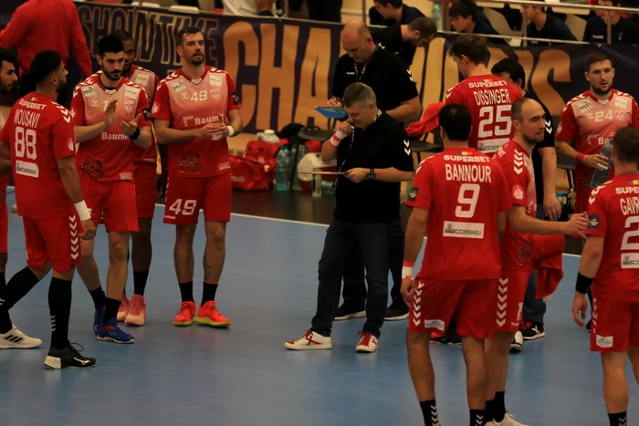 Dinamoviștii n-au putut ține pasul cu jucătorii formației germaneFoto: Marian Burlacu